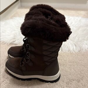 Fur Brown Winter Snow Boots with zip up and waterproof and fur lining interior
